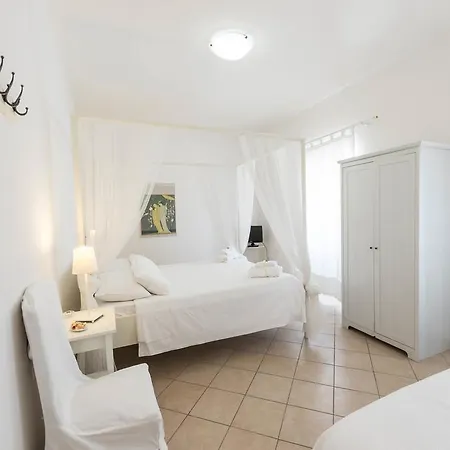 La Country House Inn